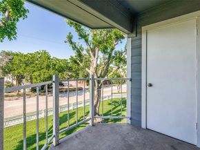 630 W Canty Street  B6, Dallas Texas 75208