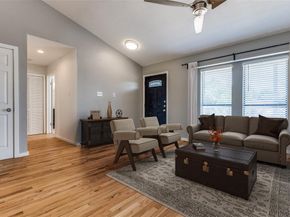 630 W Canty Street  B6, Dallas Texas 75208