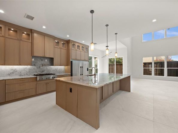 337  sugarbush  , Richardson Texas 75081