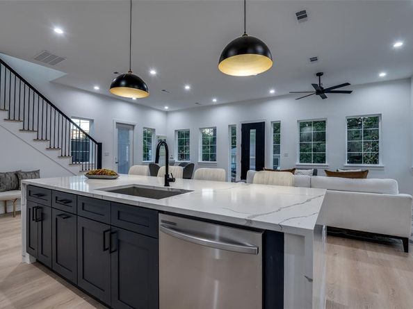324 N Patton Avenue , Dallas Texas 75203