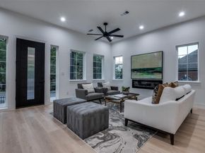 324 N Patton Avenue , Dallas Texas 75203