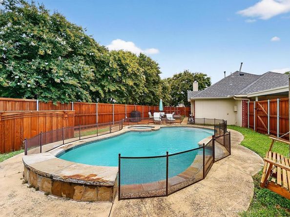 6809  Hominy Ridge , Rowlett Texas 75089
