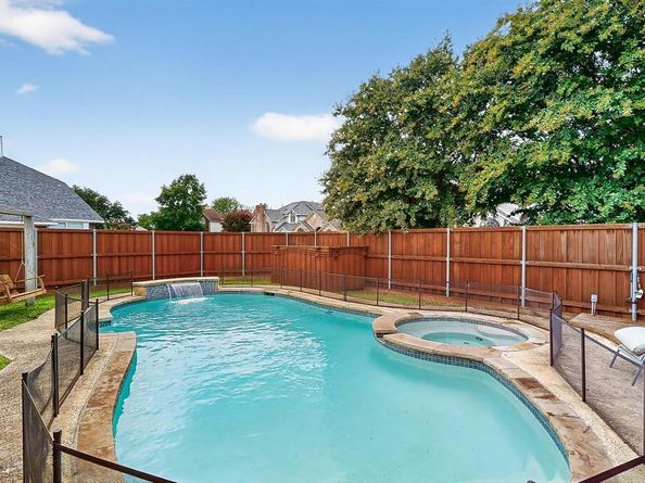 6809  Hominy Ridge , Rowlett Texas 75089