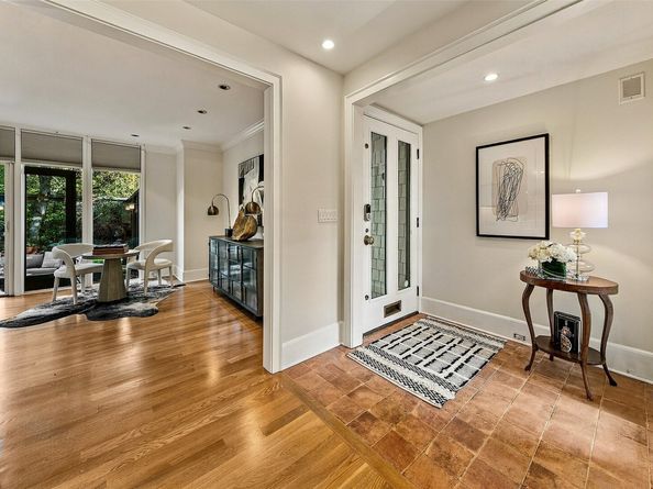 915 11th Avenue E, Seattle WA 98102