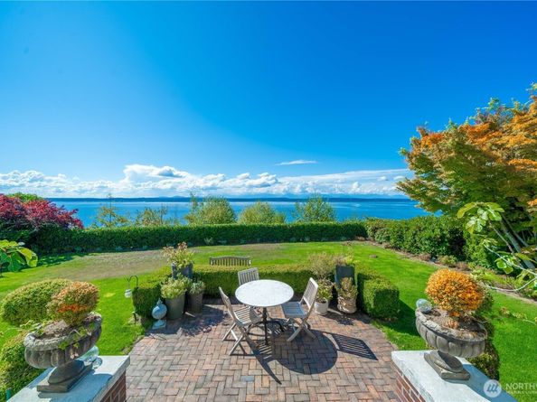 3233 Magnolia Boulevard W, Seattle WA 98199