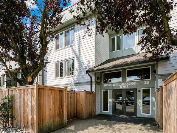 13717 Linden Avenue N 104, Seattle WA 98133