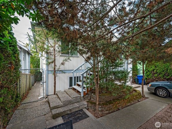 9253 3rd Avenue NW, Seattle WA 98133