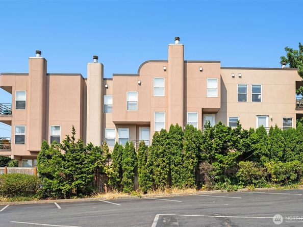3216 14th Avenue W 202, Seattle WA 98119