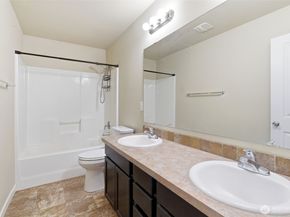 1569 NE Fontaine Way, Poulsbo WA 98370