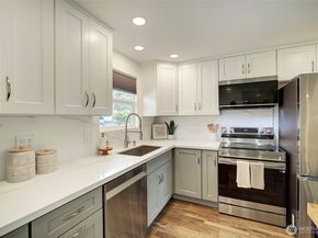 12913 NE 133rd Place, Kirkland WA 98034