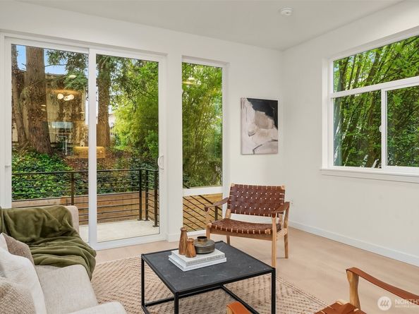 10835 11th Avenue NE, Seattle WA 98125