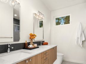 10835 11th Avenue NE, Seattle WA 98125