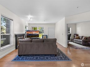 22627 NE Alder Crest Drive 102, Redmond WA 98053