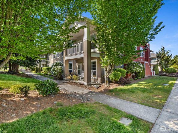 22627 NE Alder Crest Drive 102, Redmond WA 98053