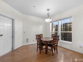 22627 NE Alder Crest Drive 102, Redmond WA 98053