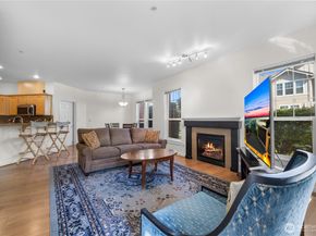 22627 NE Alder Crest Drive 102, Redmond WA 98053