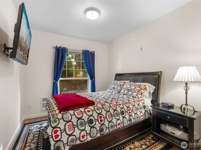 22627 NE Alder Crest Drive 102, Redmond WA 98053