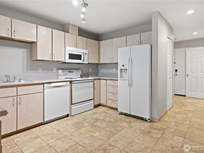 18210 73rd Avenue NE 201, Kenmore WA 98028