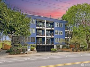 18210 73rd Avenue NE 201, Kenmore WA 98028