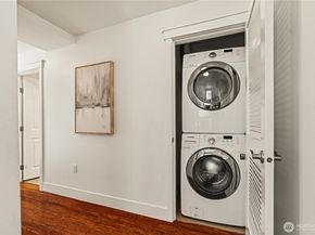 3212 81st Place SE C301, Mercer Island WA 98040