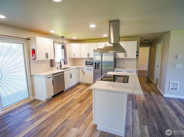 1930 SE Diamond Place, Port Orchard WA 98366