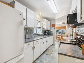 17209 W Riverside Drive, Bothell WA 98011