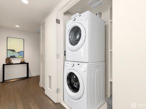 588 Bell Street 2102S, Seattle WA 98121