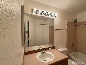 23960 58th Court D1, Kent WA 99032