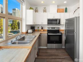 2324 1st Avenue 414, Seattle WA 98121