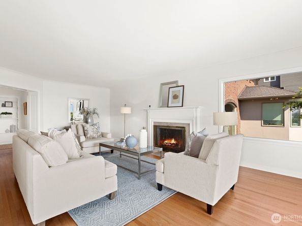 2527 Westmont Way W, Seattle WA 98199