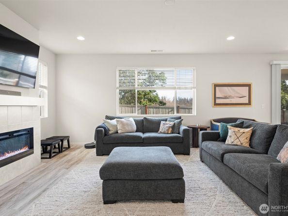 10352 Chimes Place NW, Bremerton WA 98311