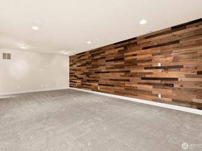 9026 NE 127th Place, Kirkland WA 98034