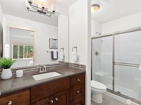 9026 NE 127th Place, Kirkland WA 98034