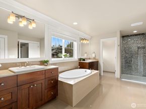 9026 NE 127th Place, Kirkland WA 98034