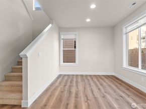 23205 89th Avenue W 8, Edmonds WA 98026