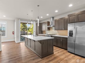 23205 89th Avenue W 8, Edmonds WA 98026
