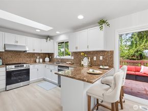 17801 38th Pl W, Lynnwood WA 98037
