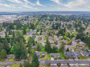 17801 38th Pl W, Lynnwood WA 98037