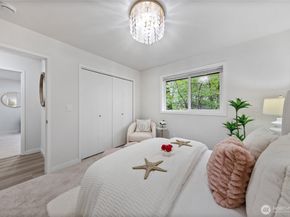 17801 38th Pl W, Lynnwood WA 98037