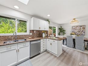 17801 38th Pl W, Lynnwood WA 98037