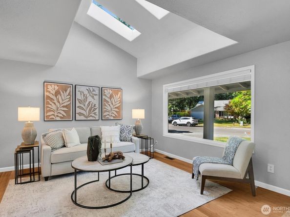 12117 NE 143rd Place, Kirkland WA 98034
