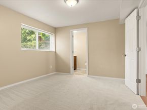 9236 NE 136th Place, Kirkland WA 98034