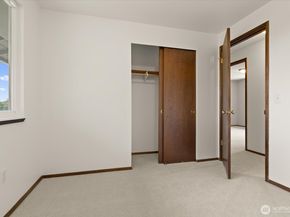 9236 NE 136th Place, Kirkland WA 98034