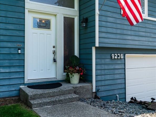 9236 NE 136th Place, Kirkland WA 98034