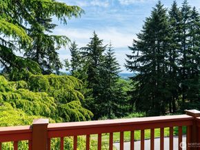 9236 NE 136th Place, Kirkland WA 98034