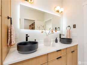 5114 15th Avenue S, Seattle WA 98108
