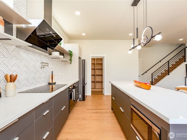 5114 15th Avenue S, Seattle WA 98108