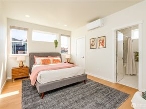 5114 15th Avenue S, Seattle WA 98108