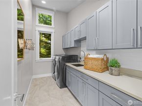 16908 SE 34th Street, Bellevue WA 98008