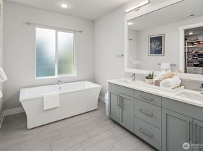 7226 NE 129th Street, Kirkland WA 98034